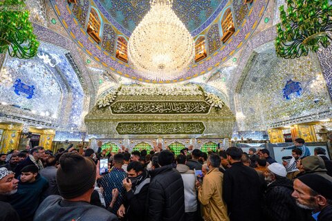 گلآرایی ضریح امیرمؤمنان (ع) در استقبال از شب مبعث