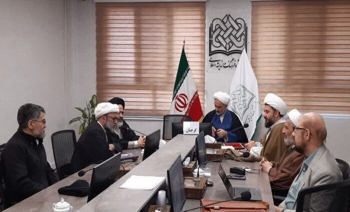 گزارشی از اولین پیشنشست گروههای تخصصی کتاب سال حوزه / چراغ فروزان علوم عقلی در حوزه