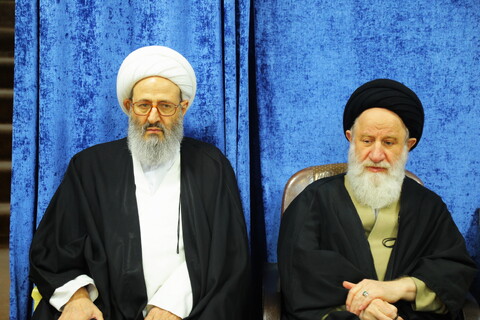 تصاویر/ مراسم عمامه گذاری طلاب  و جشن عید مبعث پیامبر اکرم (ص) با حضور آیت الله فقیه