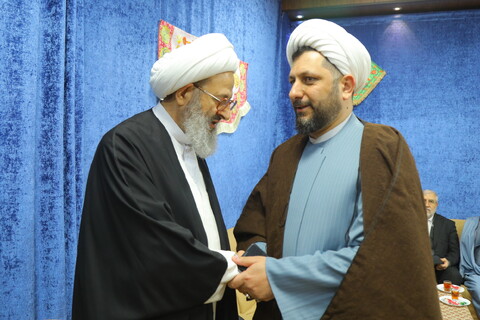 تصاویر/ مراسم عمامه گذاری طلاب  و جشن عید مبعث پیامبر اکرم (ص) با حضور آیت الله فقیه