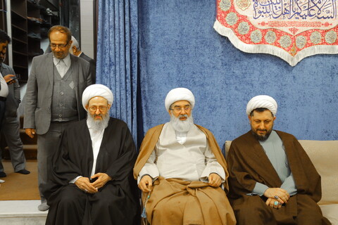 تصاویر/ مراسم عمامه گذاری طلاب  و جشن عید مبعث پیامبر اکرم (ص) با حضور آیت الله فقیه