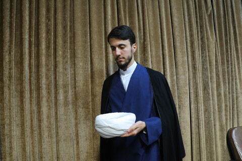 تصاویر/ مراسم عمامه گذاری طلاب  و جشن عید مبعث پیامبر اکرم (ص) با حضور آیت الله فقیه