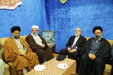 تصاویر/ مراسم عمامه گذاری طلاب  و جشن عید مبعث پیامبر اکرم (ص) با حضور آیت الله فقیه