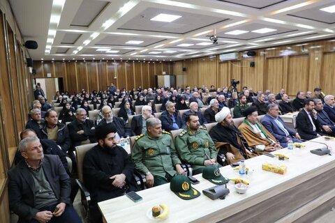 تصاویر/ سومین نشست روایت باقیان دوران دفا مقدس در خوی