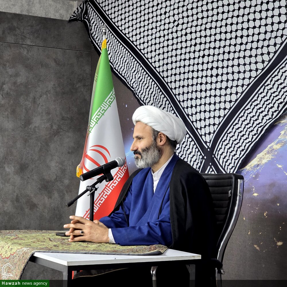 آیین رونمایی از پوستر "ذائقه شیرین" با رویکرد تولید 30 پادکست از صحیفه سجادیه