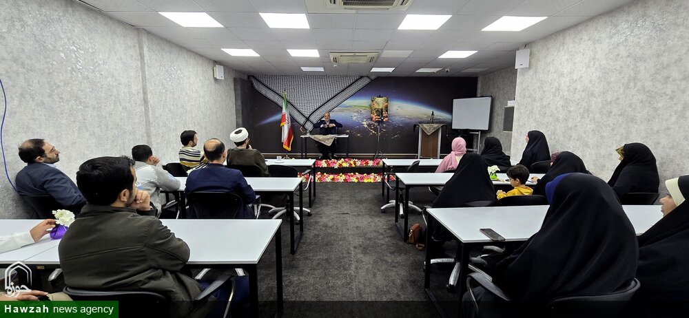 آیین رونمایی از پوستر "ذائقه شیرین" با رویکرد تولید 30 پادکست از صحیفه سجادیه