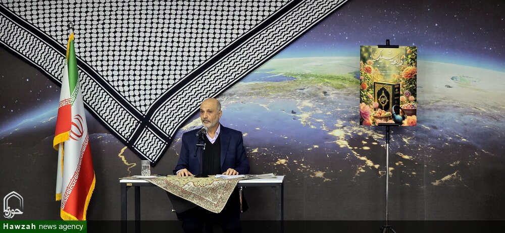 آیین رونمایی از پوستر "ذائقه شیرین" با رویکرد تولید 30 پادکست از صحیفه سجادیه