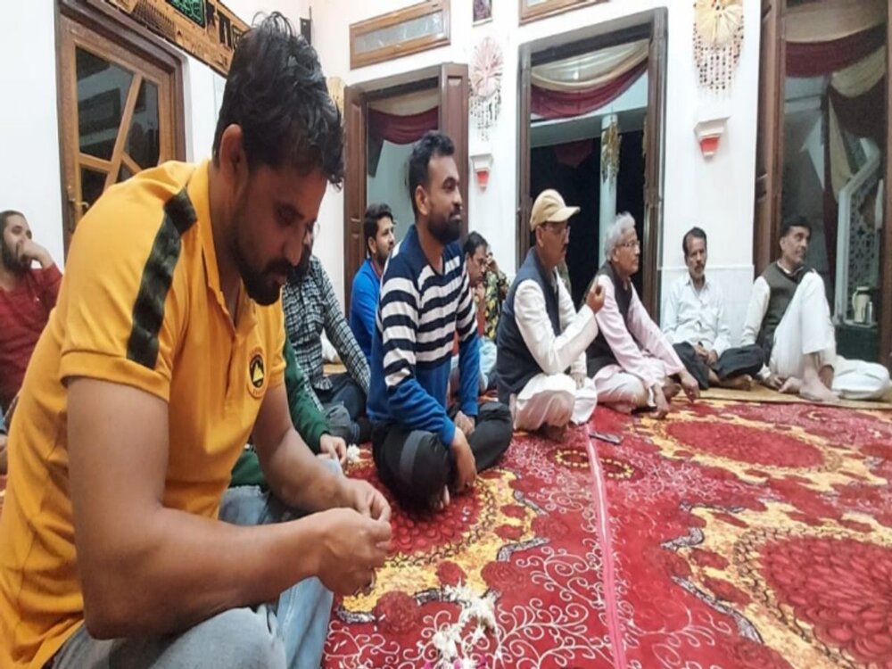 शब ए मेराज की महफिल में बड़ी संख्या में मोमिनीन की उपस्थिती शब ए मेराज की महफिल में बड़ी संख्या में मोमिनीन की उपस्थिती