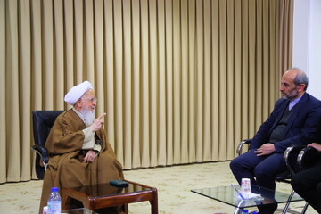 تصاویر/ دیدار رییس سازمان صدا و سیما با آیت الله العظمی جوادی آملی