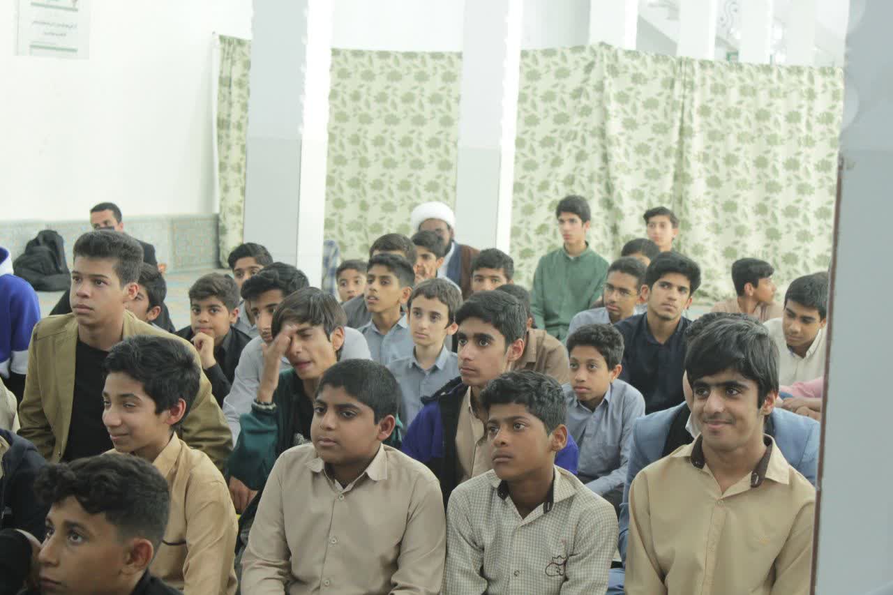 چهل و سومین مسابقات قرآن عترت و نماز ویژه دانش آموزان برگزار شد