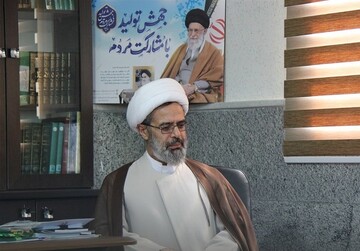 در مقابل کسانی که از ناامیدی و رفع نشدن مشکلات حرف می‌زنند، بایستیم