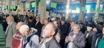 تصاویر/ اقامه نماز جمعه و جشن آغار ایام الله فجر در الیگودرز