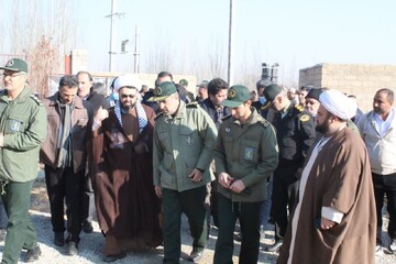 تصاویر/ غبارروبی مزار شهدای شهرستان چهاربرج