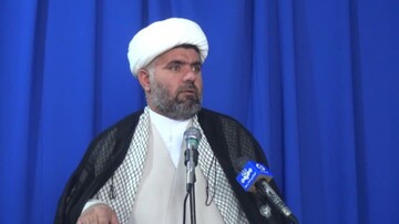 هشدار امام جمعه بهمئی؛ دشمنان به دنبال تضعیف عفت و حیا در جامعه هستند