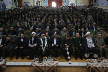 تصاویر / گردهمایی پیشکسوتان هشت سال دفاع مقدس استان اصفهان