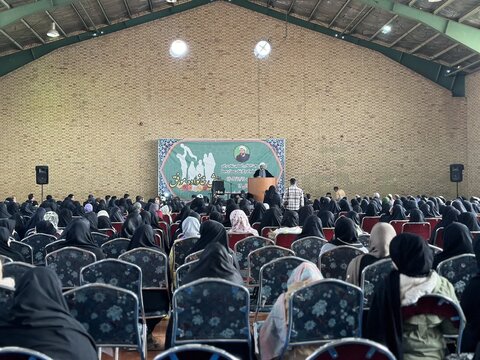 تصاویر/ همایش خانواده موفق با حضور حجت الاسلام شهاب مرادی در جوادآباد ورامین برگزار شد