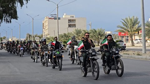 تصاویر/ رژه موتوری به مناسبت دوازده بهمن ماه جاسک