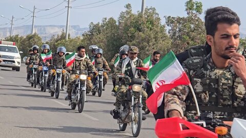 تصاویر/ رژه موتوری به مناسبت دوازده بهمن ماه جاسک