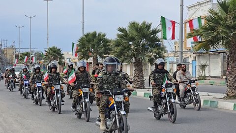 تصاویر/ رژه موتوری به مناسبت دوازده بهمن ماه جاسک