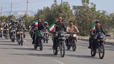 تصاویر/ رژه موتوری به مناسبت دوازده بهمن ماه جاسک