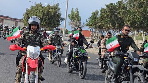 تصاویر/ رژه موتوری به مناسبت دوازده بهمن ماه جاسک