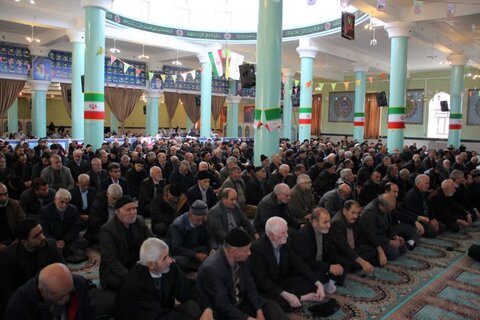 تصاویر/ اقامه نماز جمعه تکاب