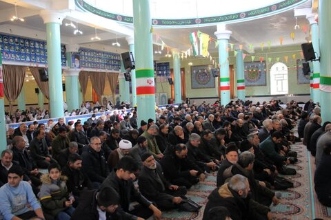 تصاویر/ اقامه نماز جمعه تکاب