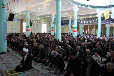 تصاویر/ اقامه نماز جمعه تکاب