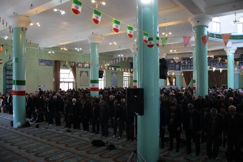 تصاویر/ اقامه نماز جمعه تکاب