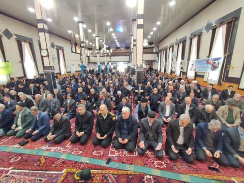 تصاویر/ آیین عبادی سیاسی نماز جمعه چهاربرج