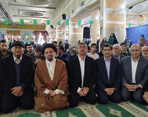 تصاویر جشن آغاز دهه مبارک فجر در مصلای الغدیر خرم آباد