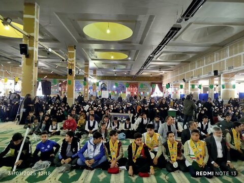 تصاویر جشن آغاز دهه مبارک فجر در مصلای الغدیر خرم آباد