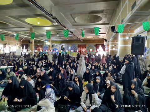 تصاویر جشن آغاز دهه مبارک فجر در مصلای الغدیر خرم آباد