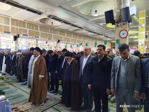 تصاویر اقامه نماز جمعه خرم آباد