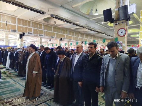 تصاویر اقامه نماز جمعه خرم آباد