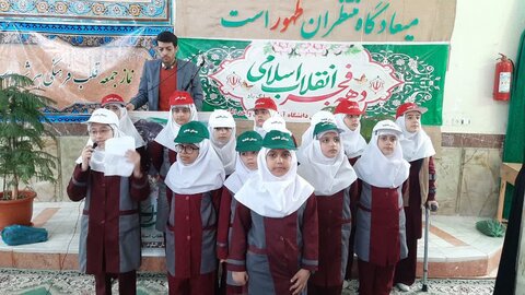 تصاویر اقامه نماز جمعه و جشن آغار ایام الله فجر در الیگودرز