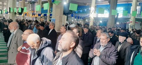 تصاویر اقامه نماز جمعه و جشن آغار ایام الله فجر در الیگودرز