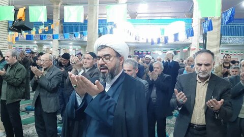 تصاویر اقامه نماز جمعه و جشن آغار ایام الله فجر در الیگودرز