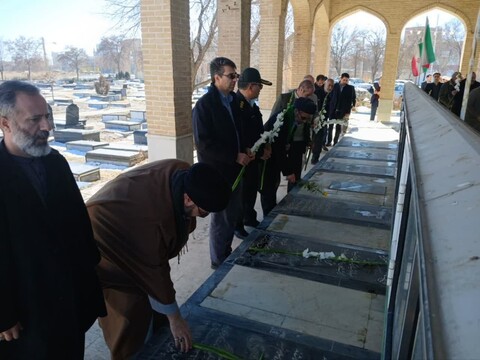 غبارروبی و عطر افشانی مزار شهدا