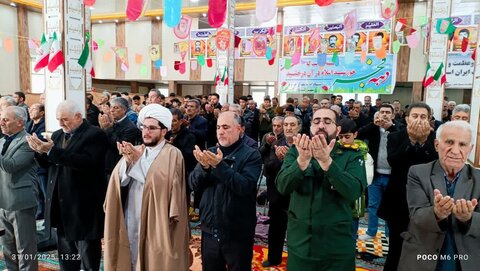 تصاویر/ اقامه نماز جمعه شهر کشاورز