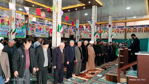 تصاویر/ اقامه نماز جمعه شهر کشاورز