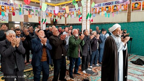 تصاویر/ اقامه نماز جمعه شهر کشاورز