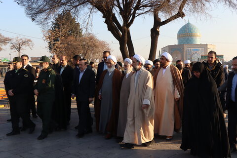 تصاویر / مراسم آغاز دهه مبارک فجر با حضور نماینده ولی فقیه در استان قزوین