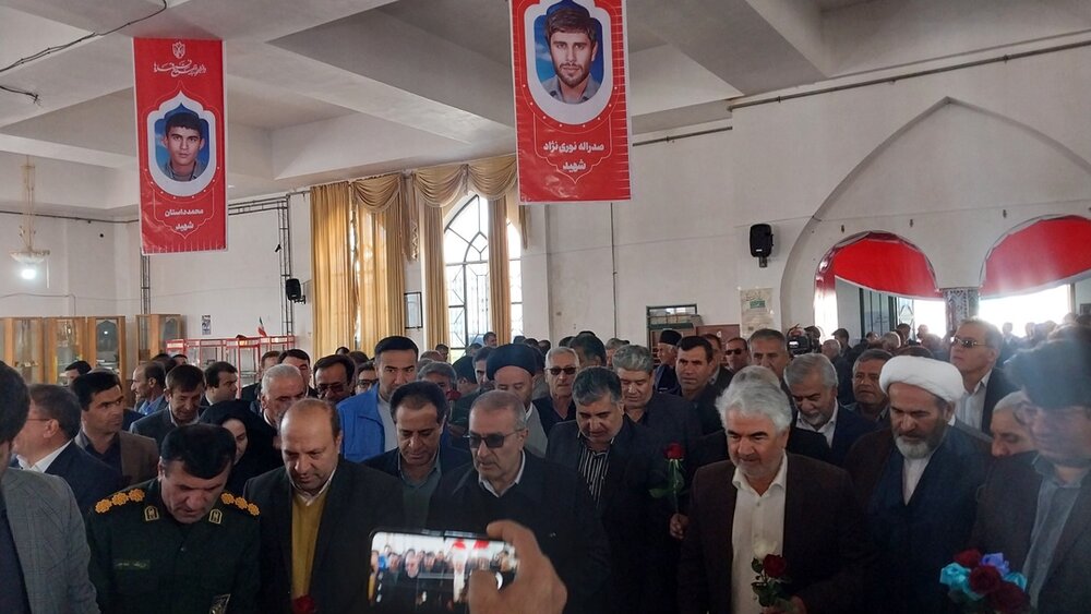 آغاز دهه مبارک فجر با رژه موتوری و ادای احترام به شهدای استان کهگیلویه و بویراحمد+ تصاویر