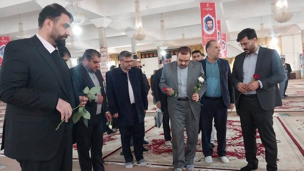 آغاز دهه مبارک فجر با رژه موتوری و ادای احترام به شهدای استان کهگیلویه و بویراحمد+ تصاویر