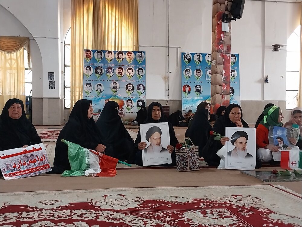 آغاز دهه مبارک فجر با رژه موتوری و ادای احترام به شهدای استان کهگیلویه و بویراحمد+ تصاویر