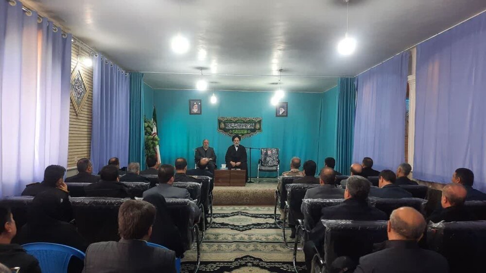 دیدار مسئولین سلماس با امام جمعه