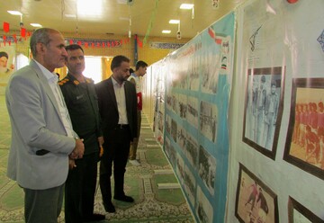 برگزاری نمایشگاه عکس روایت انقلاب در بندر دیر