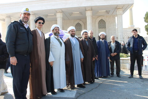 تصاویر پیرامونی مراسم 12 بهمن ماه و نماز جمعه در حرم بنیانگذار جمهوری اسلامی ایران