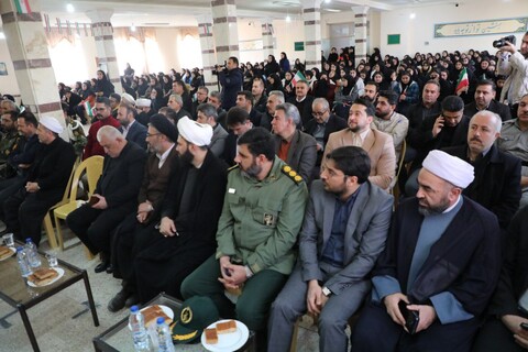 تصاویر/ آیین نمادین نواختن زنگ انقلاب در مهاباد